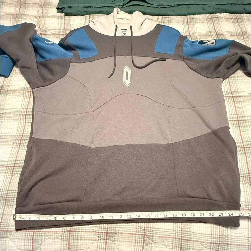 Her Universe Star Wars Bo-Katan Armor Hoodie Plus Size - Picture 12 of 13